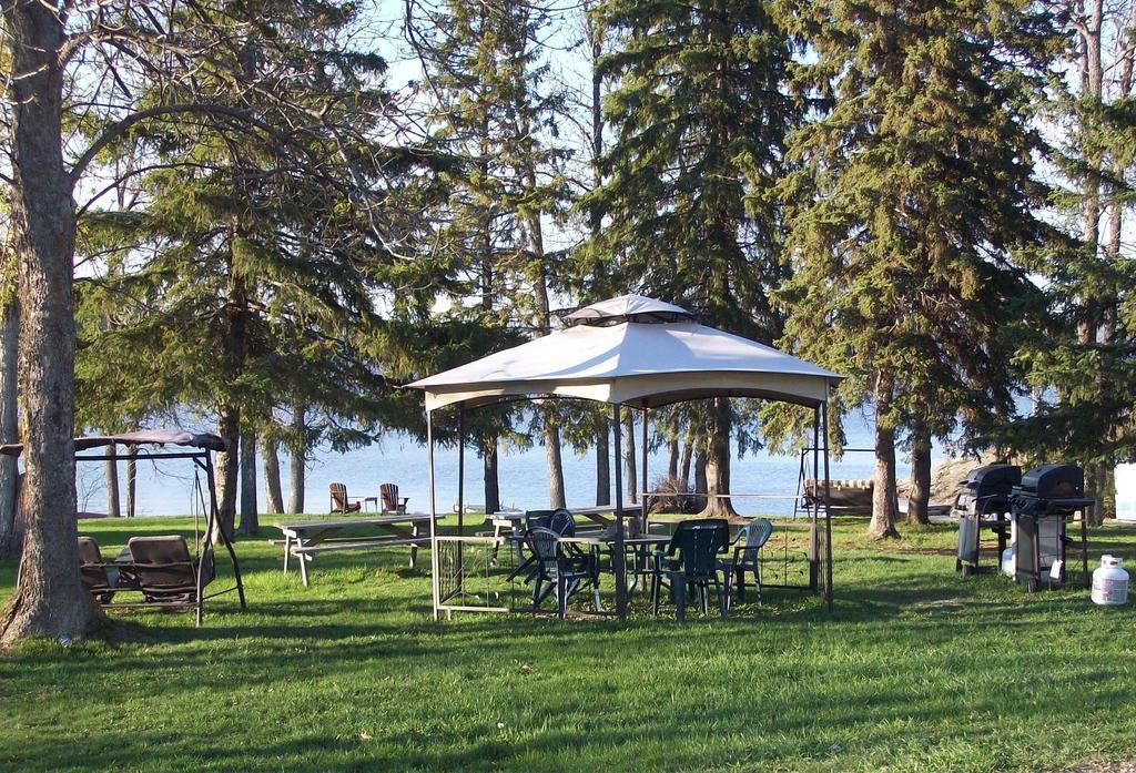 Edgewater Motel And Campground Temiskaming Shores 외부 사진