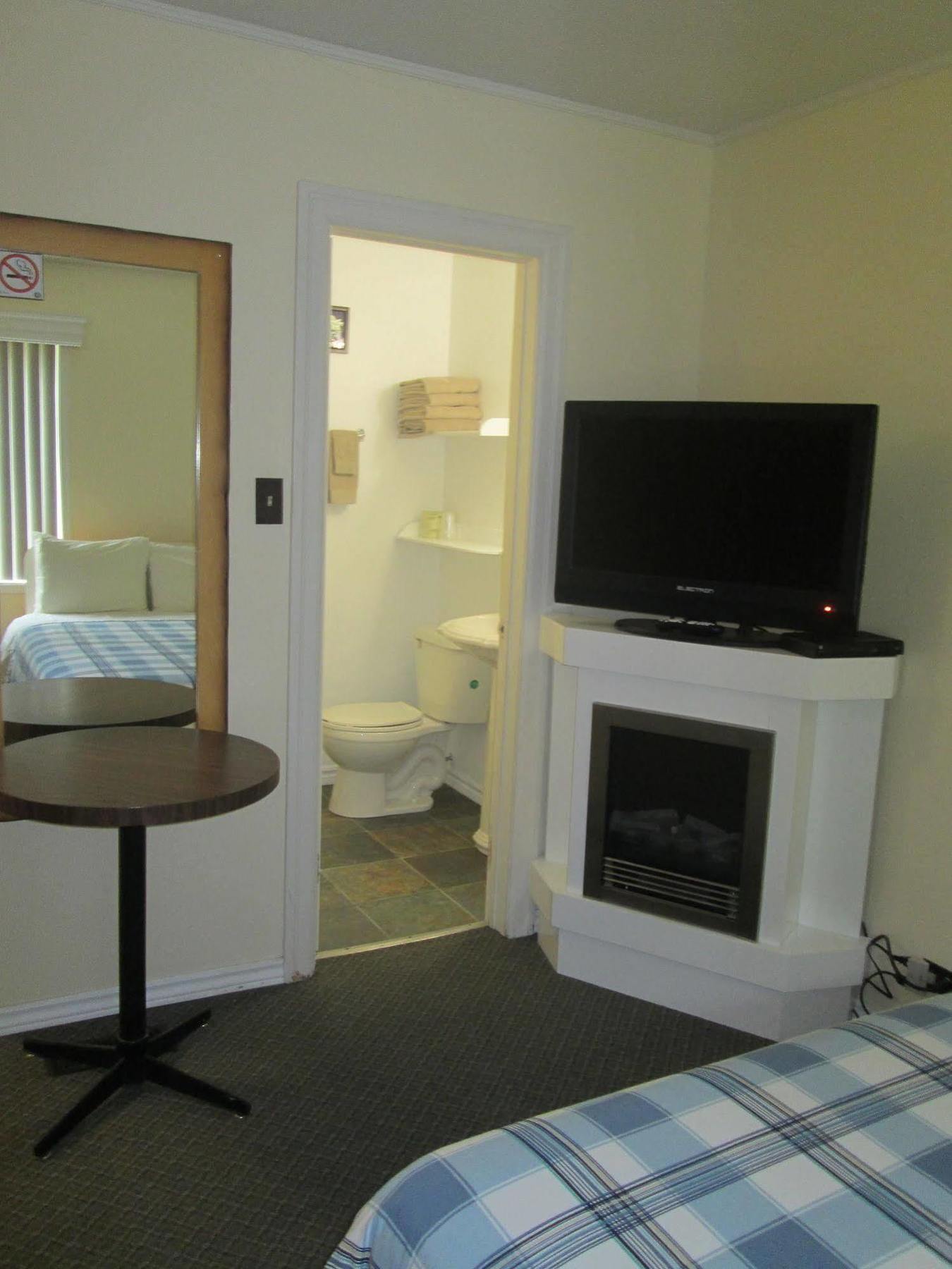 Edgewater Motel And Campground Temiskaming Shores 외부 사진