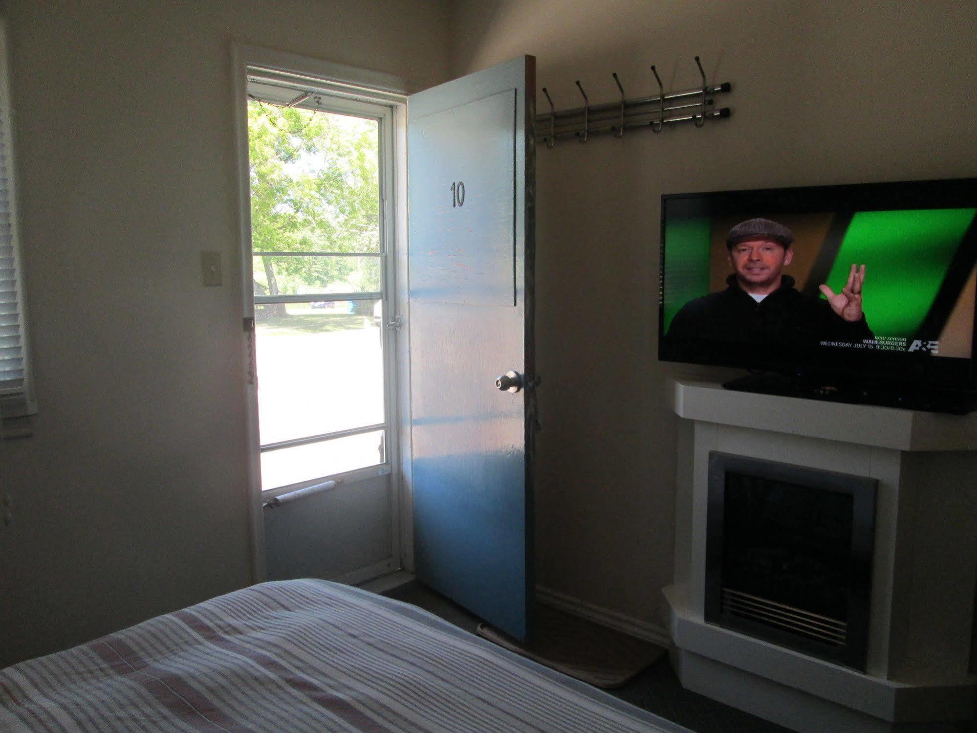 Edgewater Motel And Campground Temiskaming Shores 외부 사진